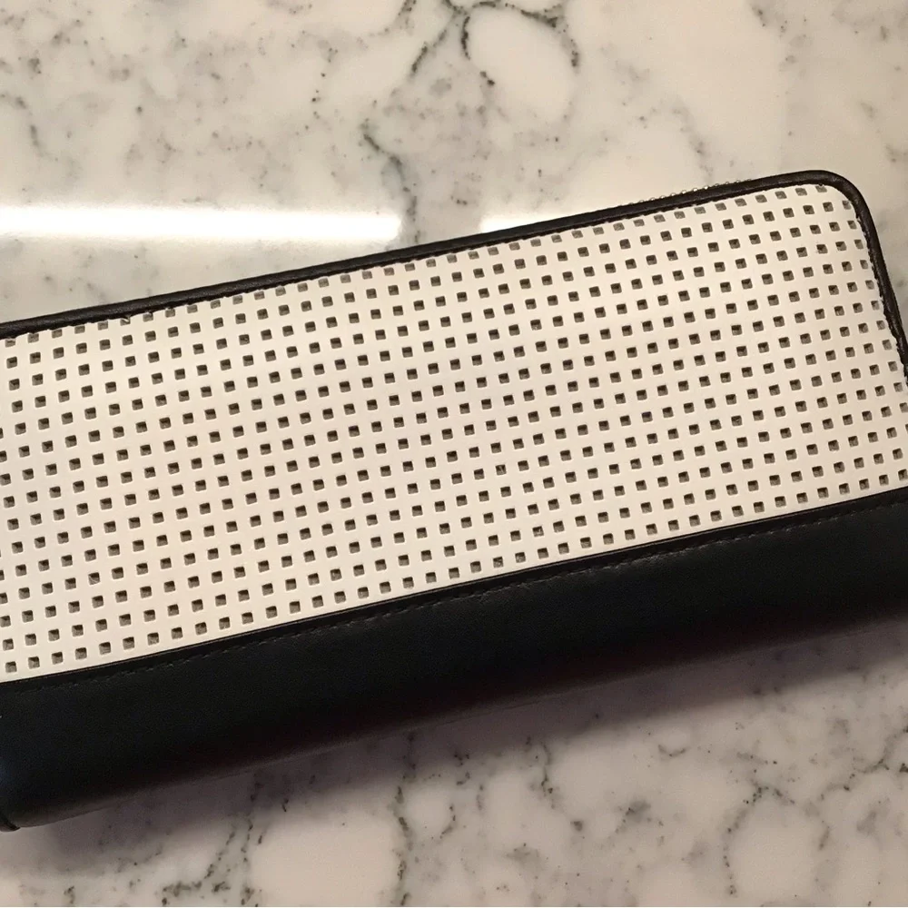 NWT COLE HAAN “Linley” Perforated Travel Wallet GORGEOUS! - Picture 2 of 9